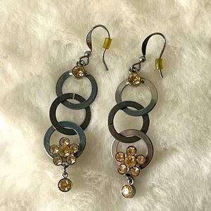 Ring earring with flower detail